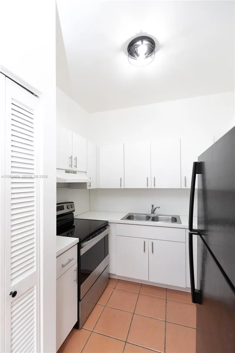 3007 Bird Ave #11 Coconut Grove, FL 33133