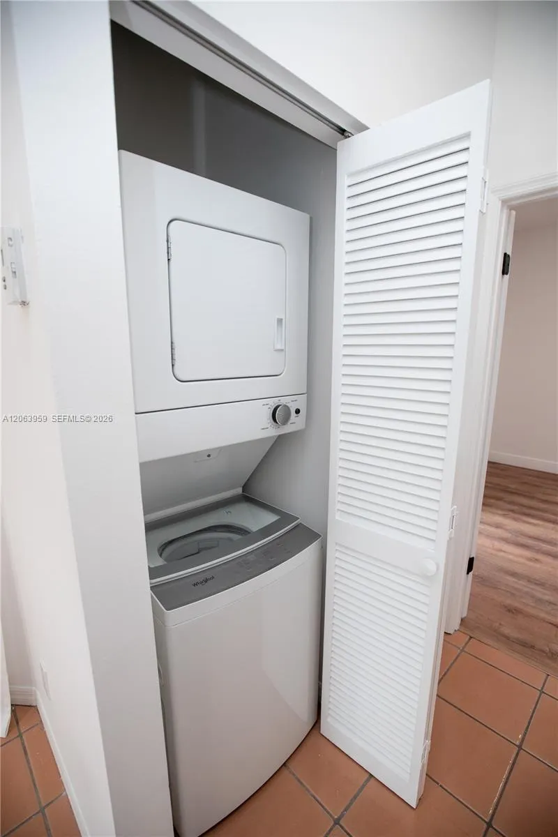 3007 Bird Ave #11 Coconut Grove, FL 33133