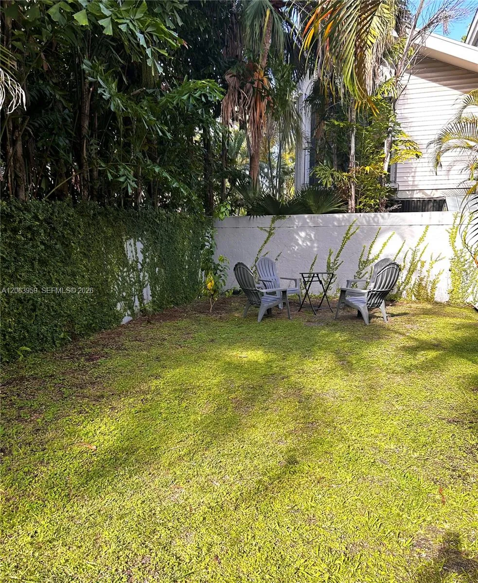 3007 Bird Ave #11 Coconut Grove, FL 33133