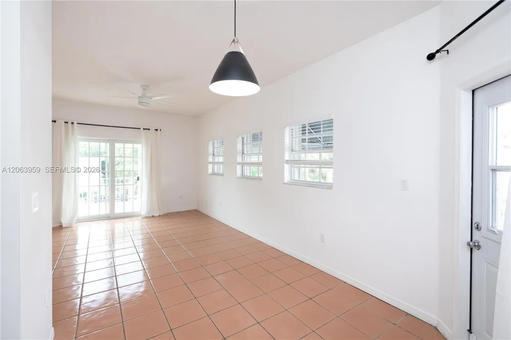 3007 Bird Ave #11 Coconut Grove, FL 33133