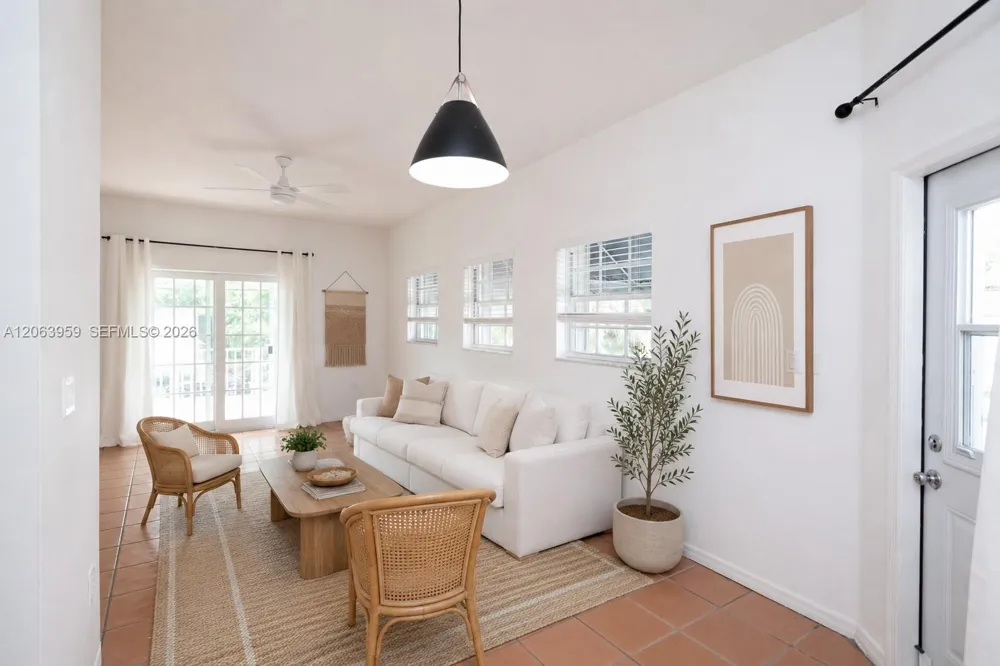 3007 Bird Ave #11 Coconut Grove, FL 33133