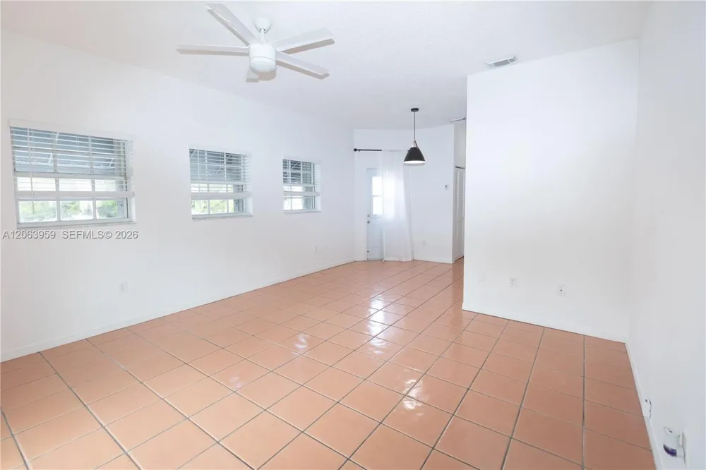 3007 Bird Ave #11 Coconut Grove, FL 33133
