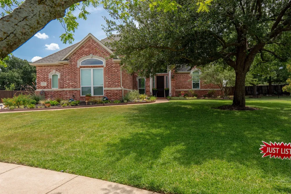 906 Nottingham Circle Southlake, TX 76092