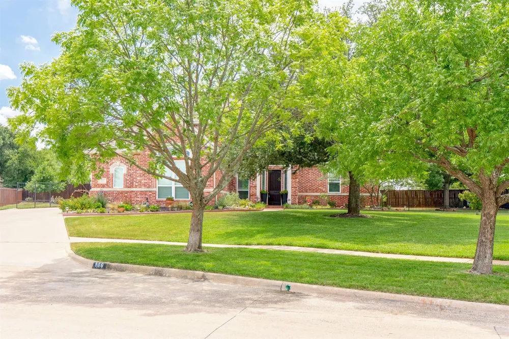 906 Nottingham Circle Southlake, TX 76092