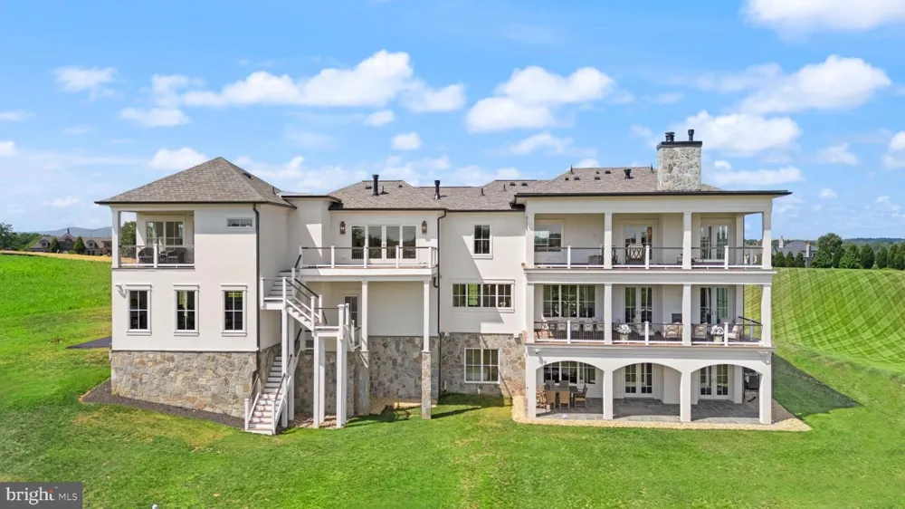 23060 MUNSUN PLACE Leesburg, VA 20175
