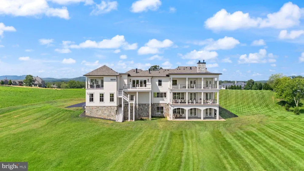 23060 MUNSUN PLACE Leesburg, VA 20175