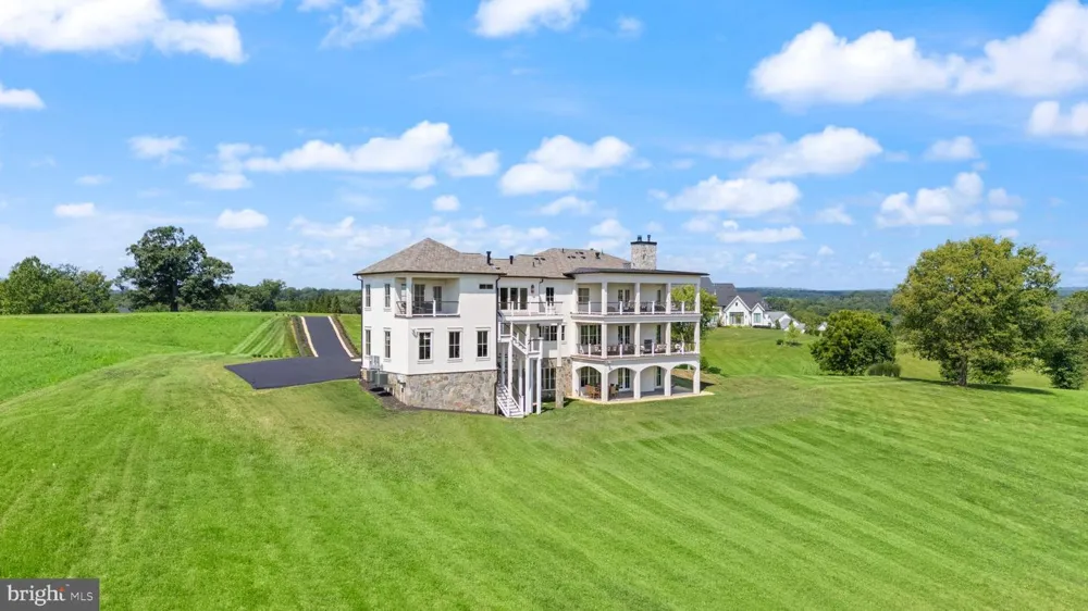 23060 MUNSUN PLACE Leesburg, VA 20175