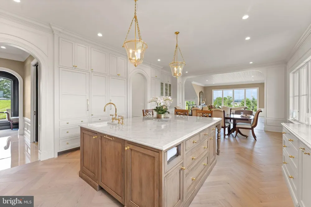 23060 MUNSUN PLACE Leesburg, VA 20175