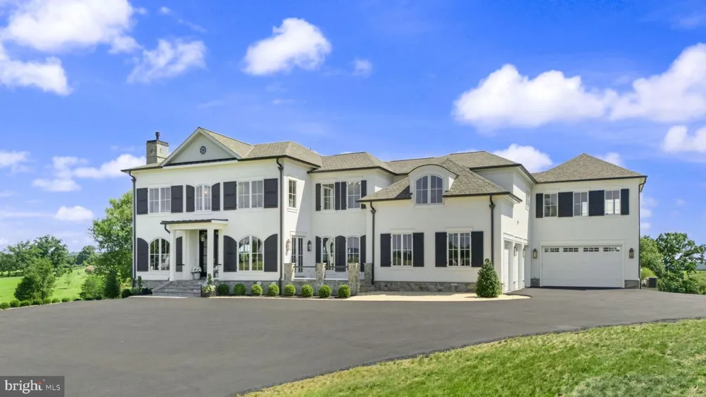 23060 MUNSUN PLACE Leesburg, VA 20175