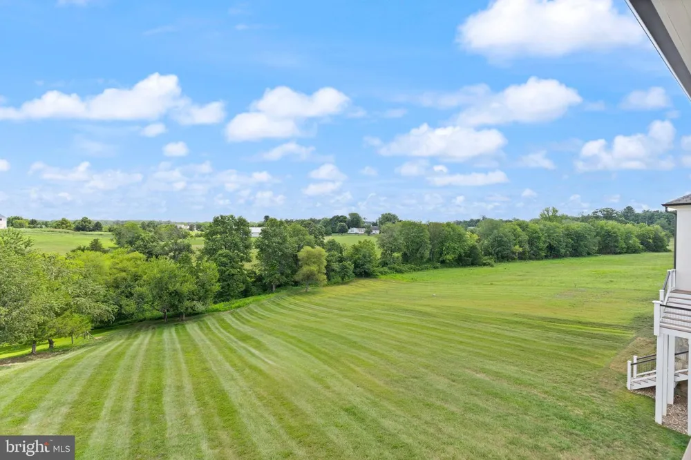23060 MUNSUN PLACE Leesburg, VA 20175