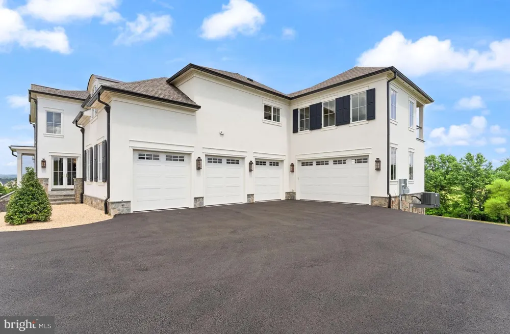 23060 MUNSUN PLACE Leesburg, VA 20175