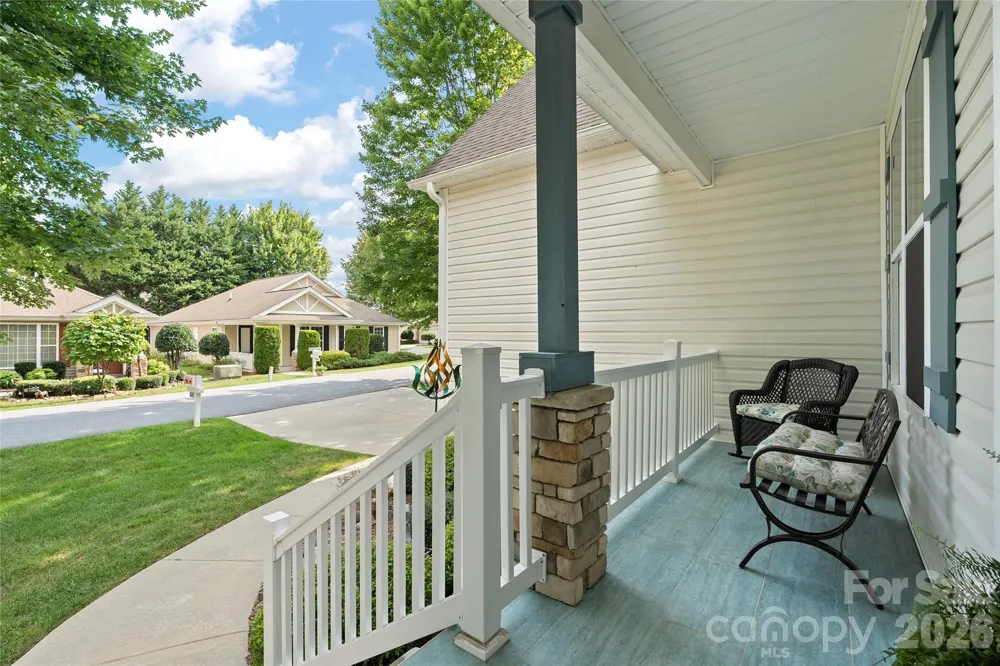 64 Eagle Pointe Way Flat Rock, NC 28731