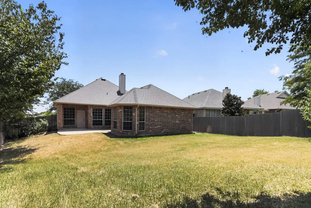 6819 Woodcrest Lane Sachse, TX 75048