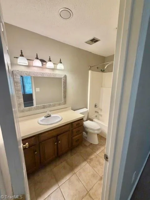 3789 Greenes Crossing Greensboro, NC 27410
