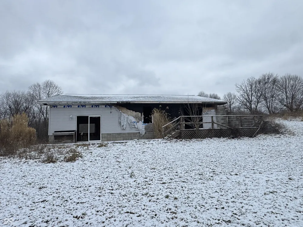 348 W Middle Street Rosedale, IN 47874