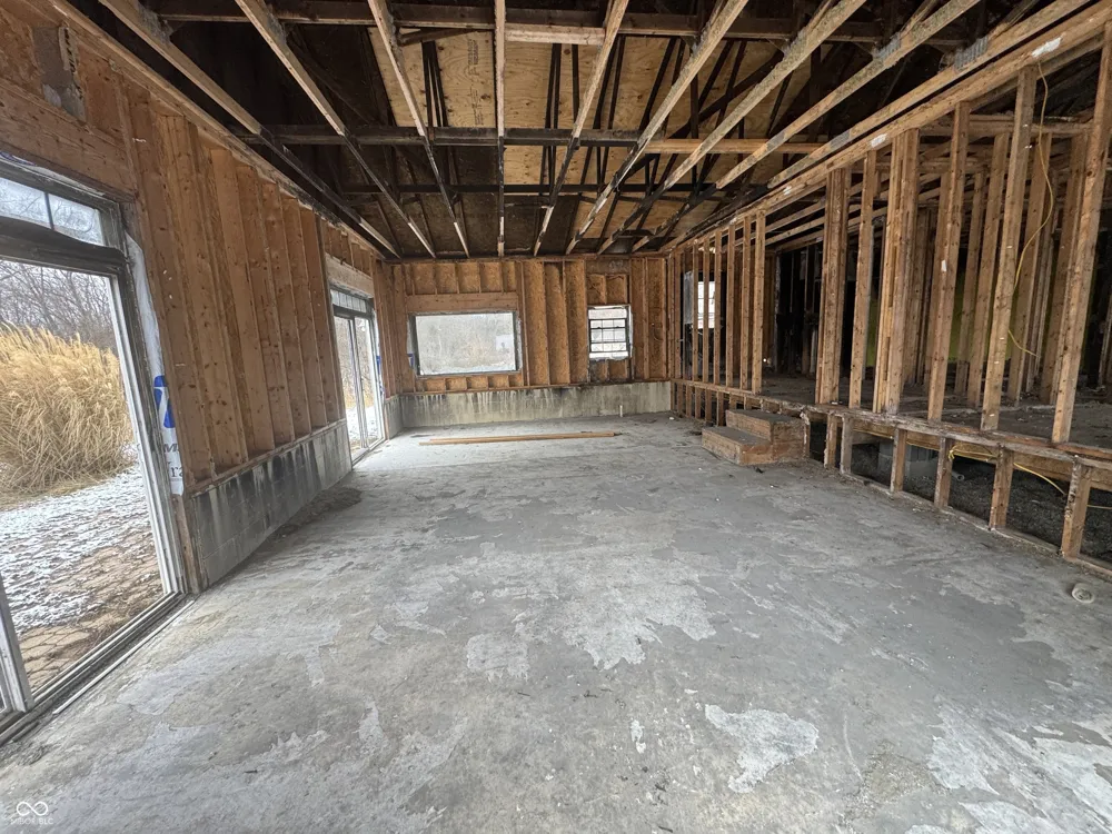 348 W Middle Street Rosedale, IN 47874