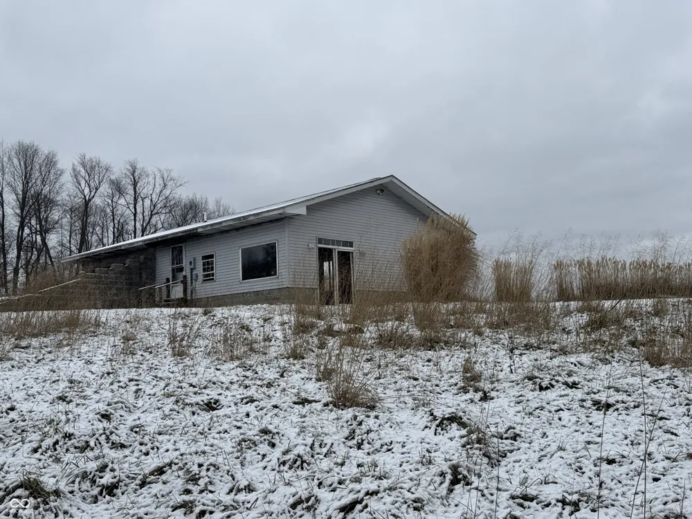 348 W Middle Street Rosedale, IN 47874