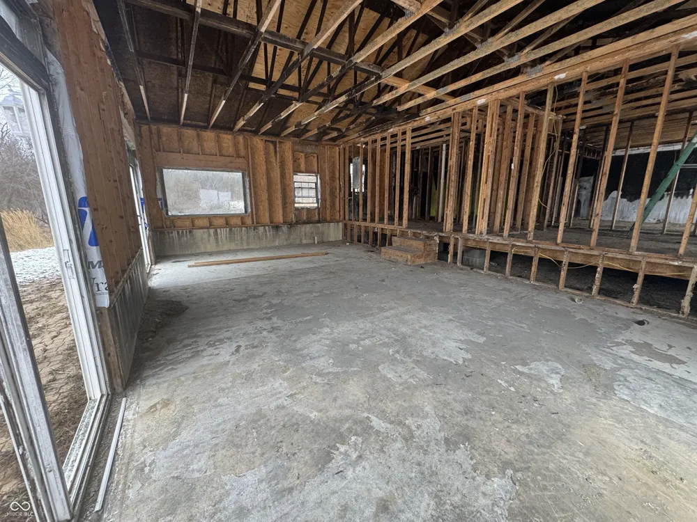 348 W Middle Street Rosedale, IN 47874