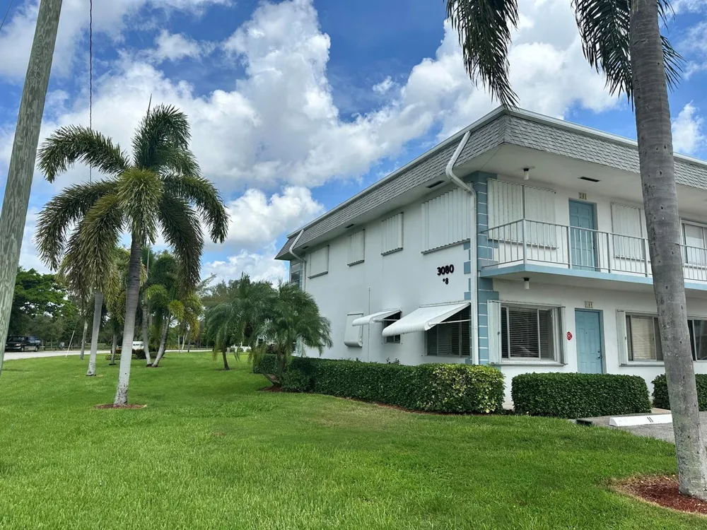 3080 LAKE OSBORNE DRIVE #206 