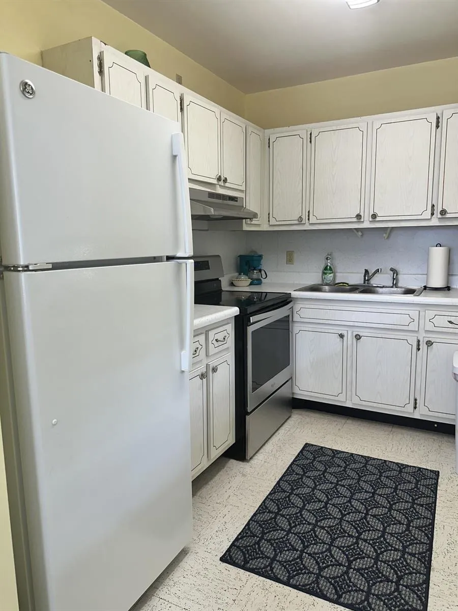 3080 LAKE OSBORNE DRIVE #206 