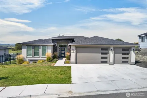 1320 W Pax Court