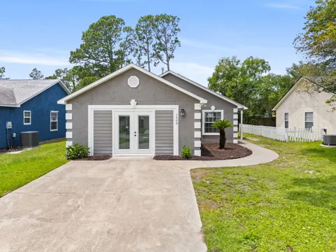 1608 Vecuna Circle