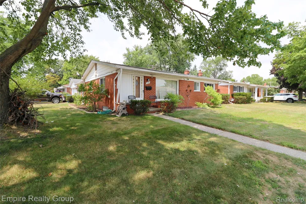 5190 Westlake Street Dearborn Heights City, MI 48125