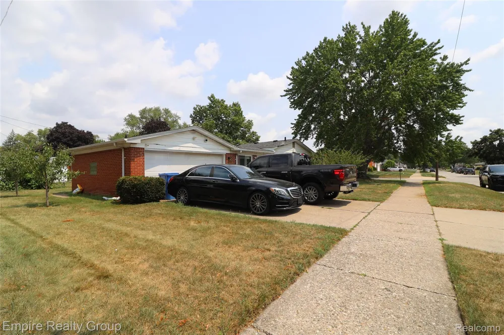 5190 Westlake Street Dearborn Heights City, MI 48125