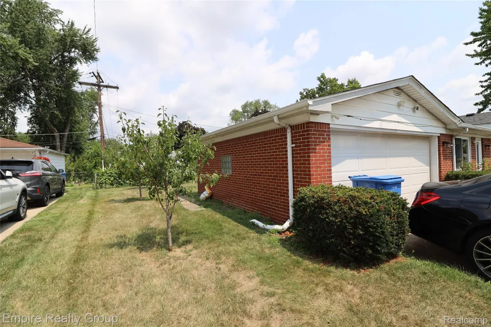 5190 Westlake Street Dearborn Heights City, MI 48125