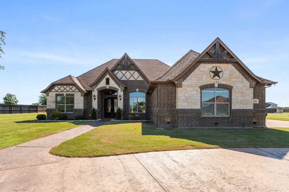 422 Rugged Drive Red Oak, TX 75154