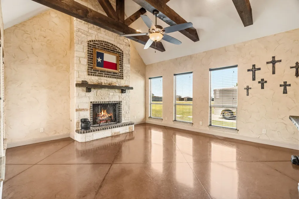 422 Rugged Drive Red Oak, TX 75154