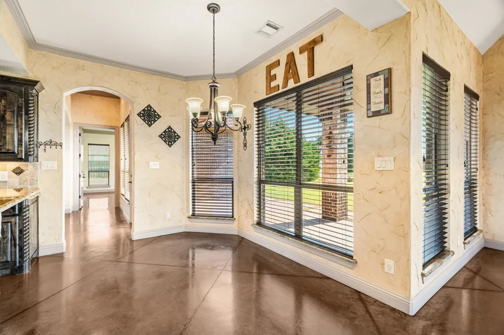 422 Rugged Drive Red Oak, TX 75154