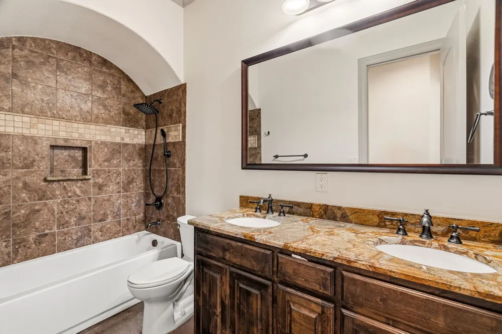 422 Rugged Drive Red Oak, TX 75154
