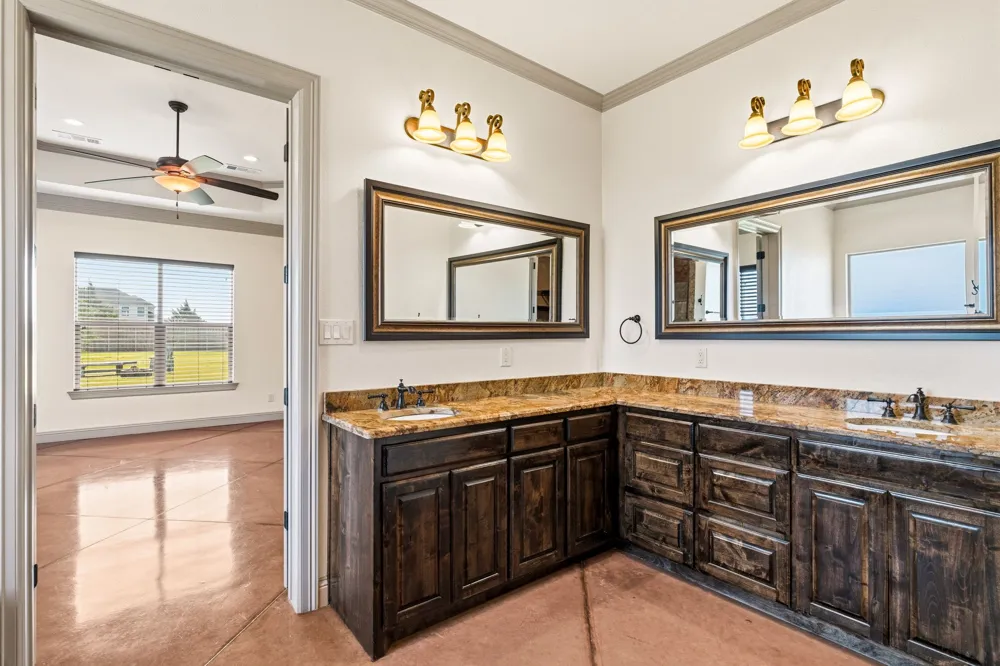 422 Rugged Drive Red Oak, TX 75154