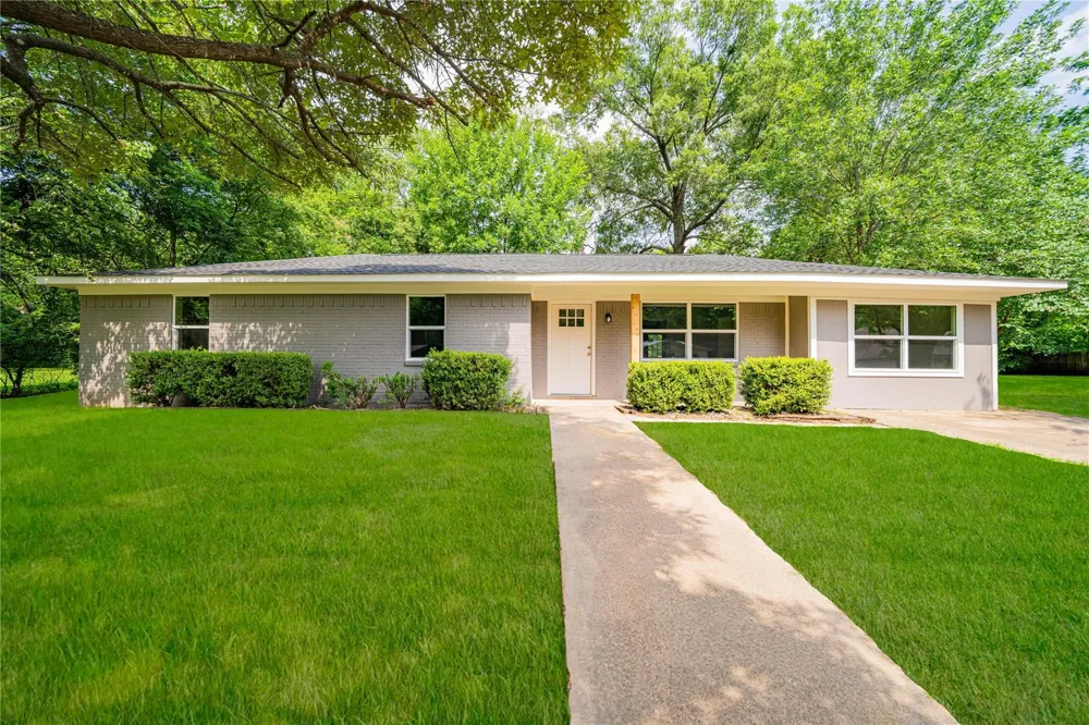 1109 Booker Avenue Mt Pleasant, TX 75455