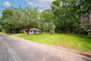 1109 Booker Avenue Mt Pleasant, TX 75455