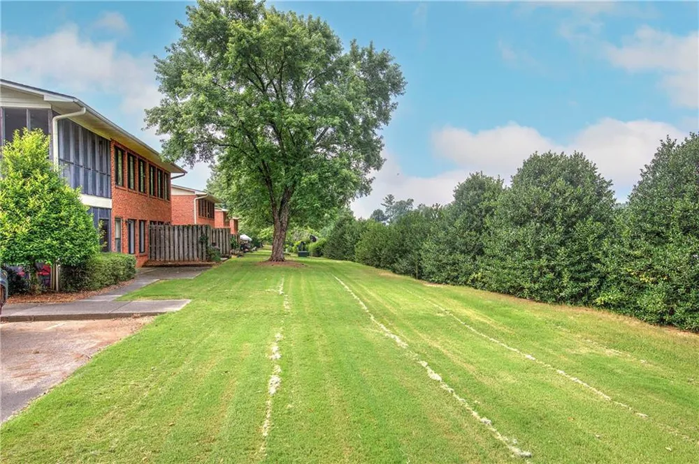 272 Mount Vernon Drive Calhoun, GA 30701