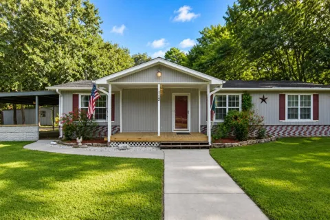 112 Lone Pine Drive