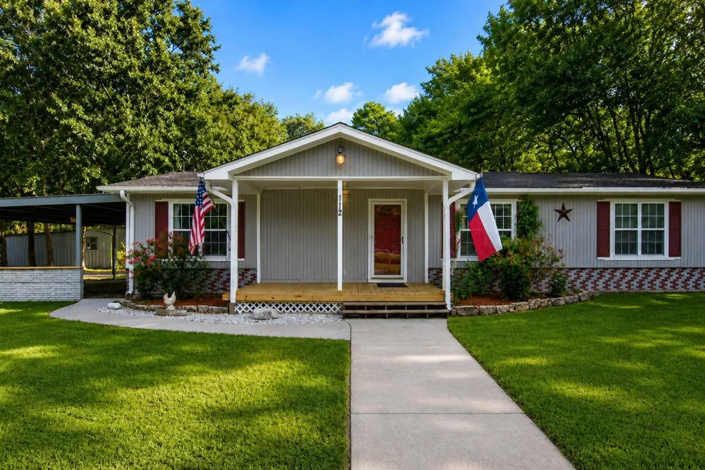 112 Lone Pine Drive Huffman, TX 77336