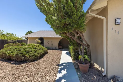 315 Barcelona Street