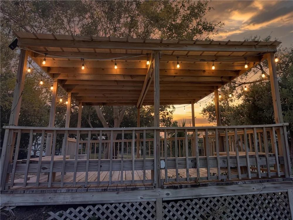 196 E Lake View Trail Sandia, TX 78383
