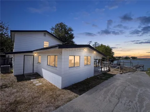 196 E Lake View Trail