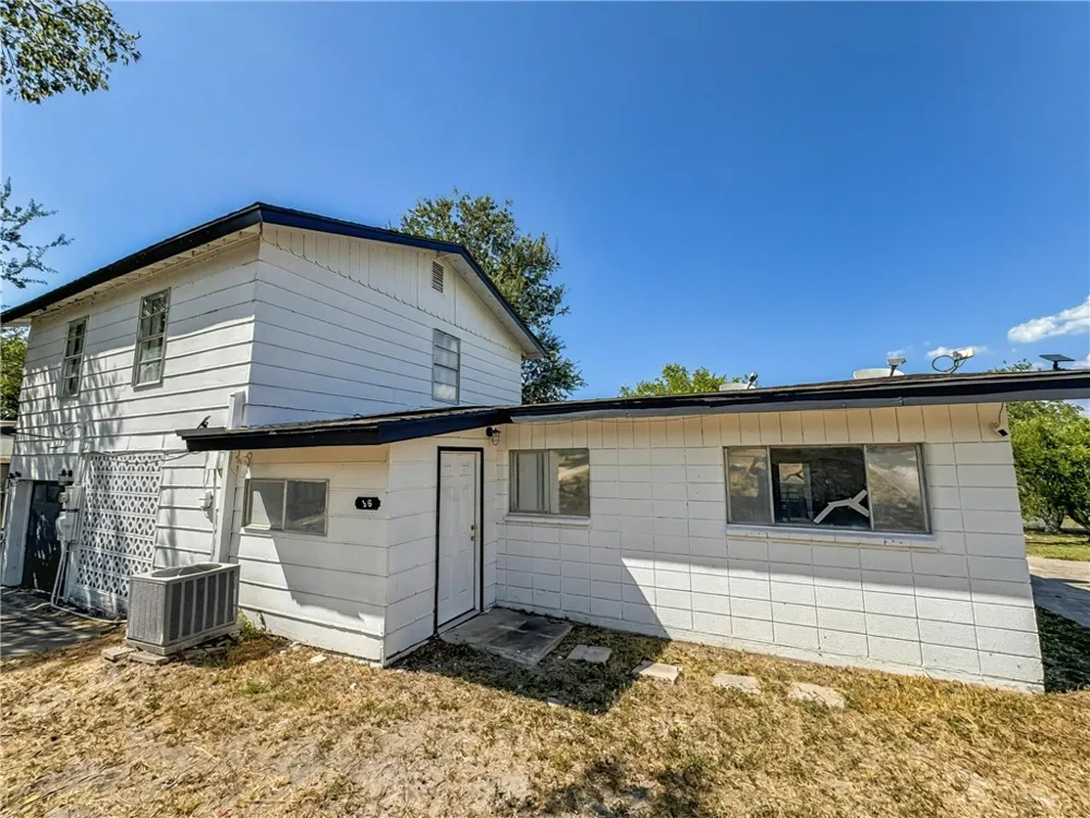 196 E Lake View Trail Sandia, TX 78383