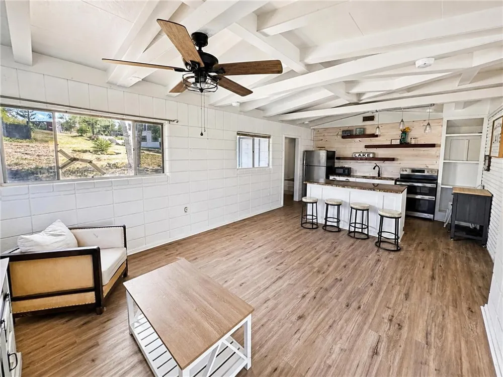 196 E Lake View Trail Sandia, TX 78383