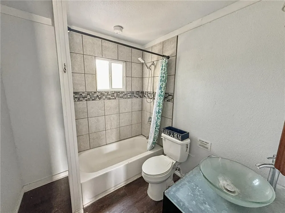 196 E Lake View Trail Sandia, TX 78383