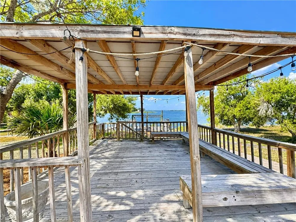 196 E Lake View Trail Sandia, TX 78383