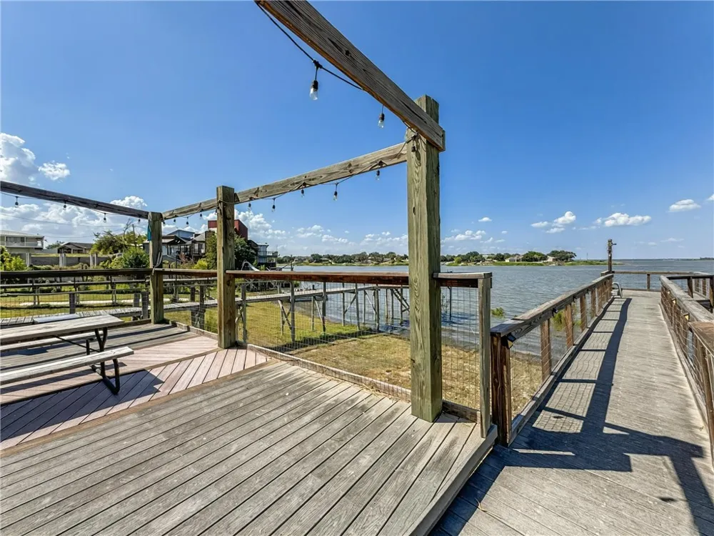 196 E Lake View Trail Sandia, TX 78383