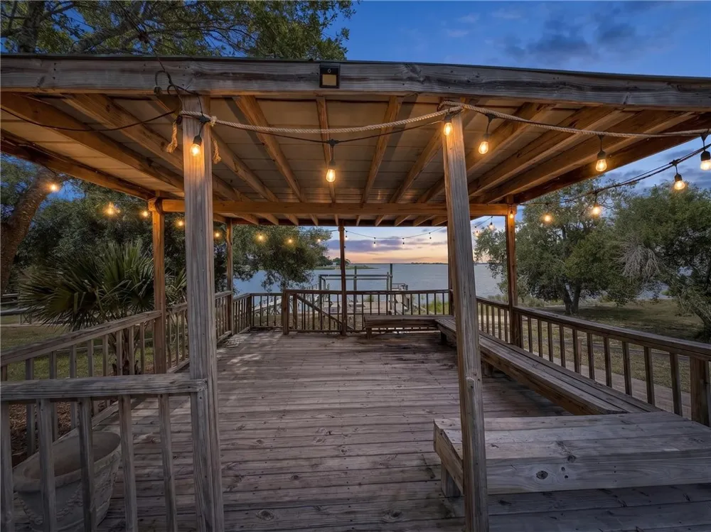 196 E Lake View Trail Sandia, TX 78383