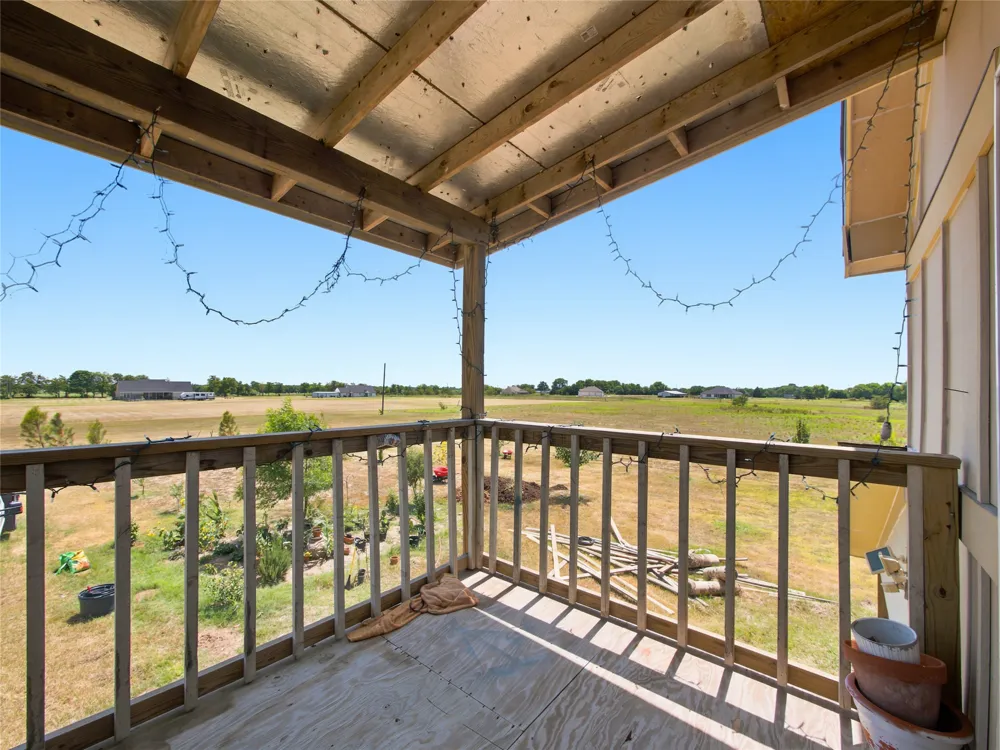 402 County Road 3422 Wills Point, TX 75169