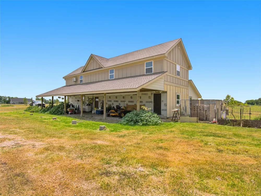 402 County Road 3422 Wills Point, TX 75169